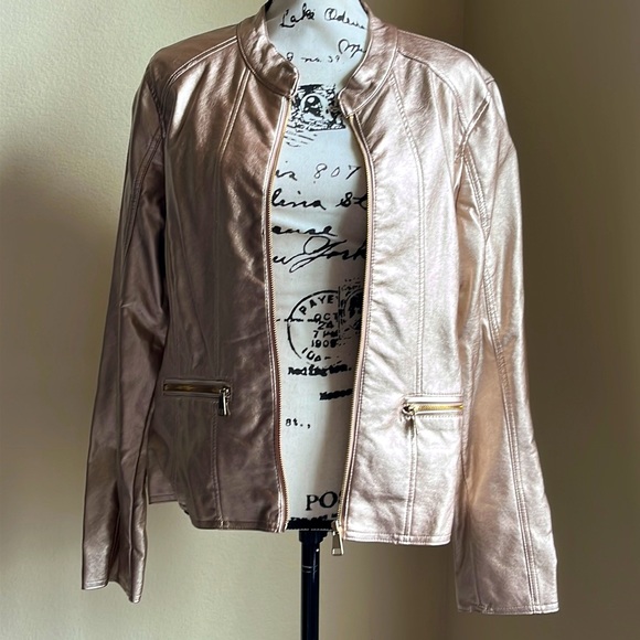 Cavalini Jackets & Blazers - ⚜️ GOLDEN CHIC JACKET ⚜️